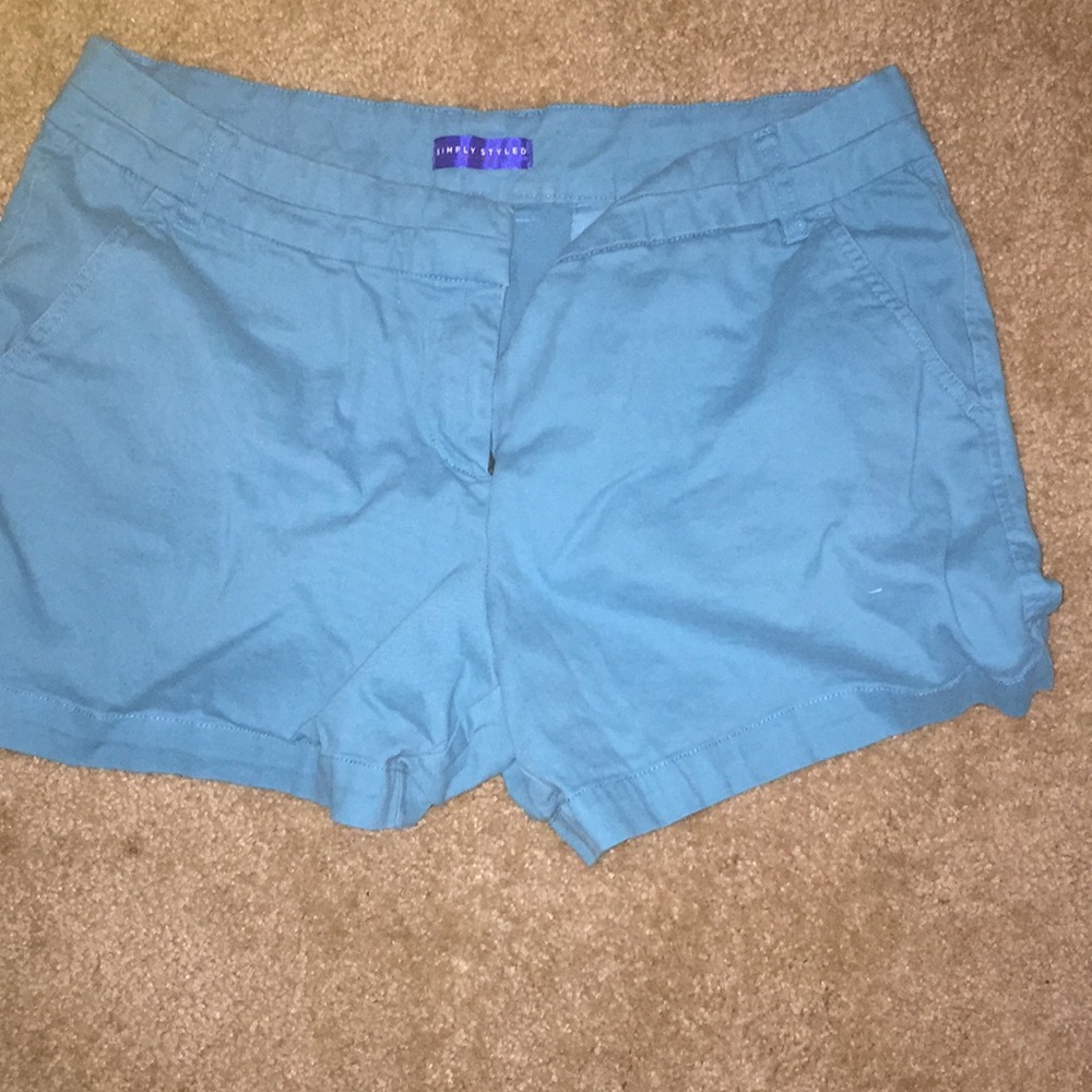 Simply styled chino shorts